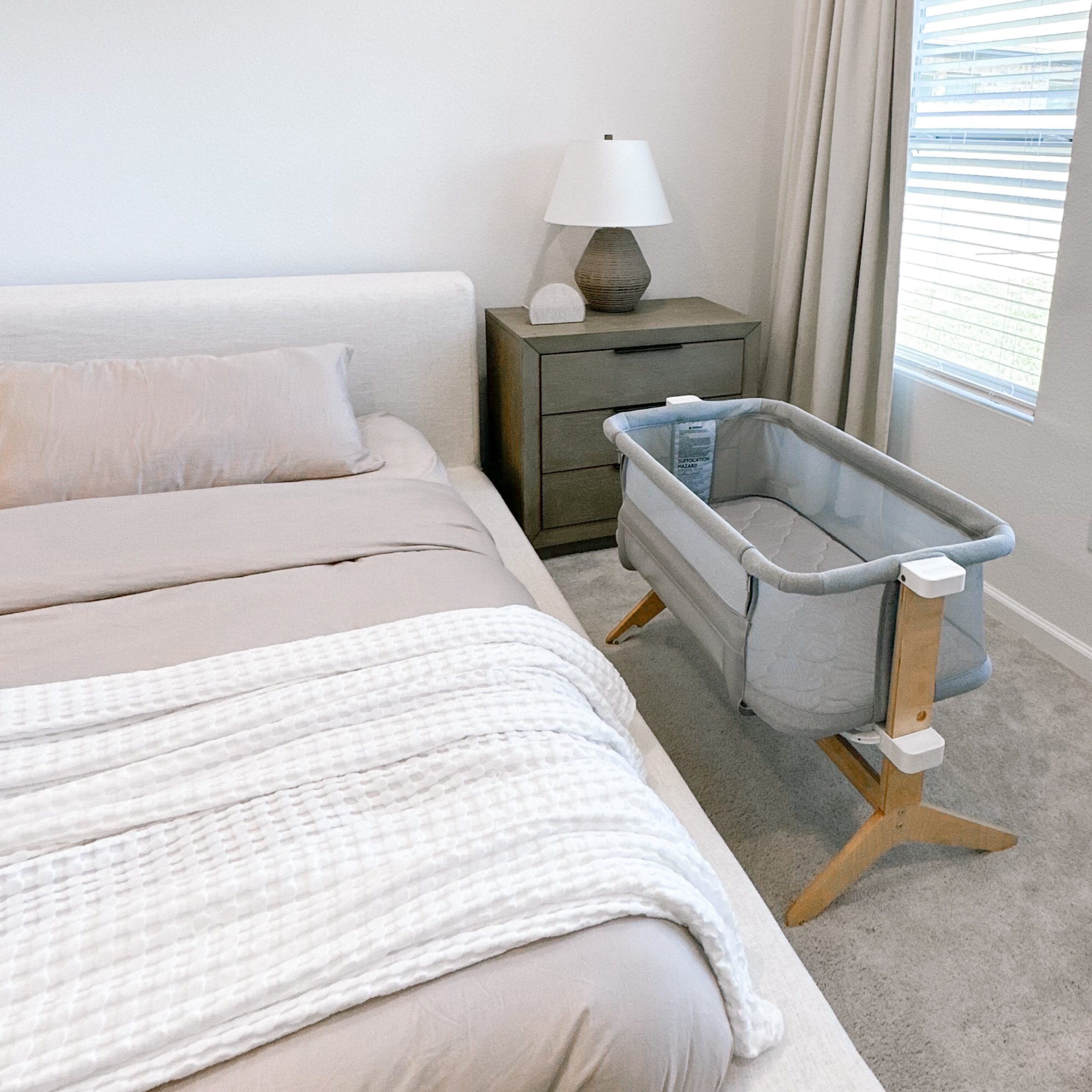Bassinet & Bedside Sleeper - Image 13
