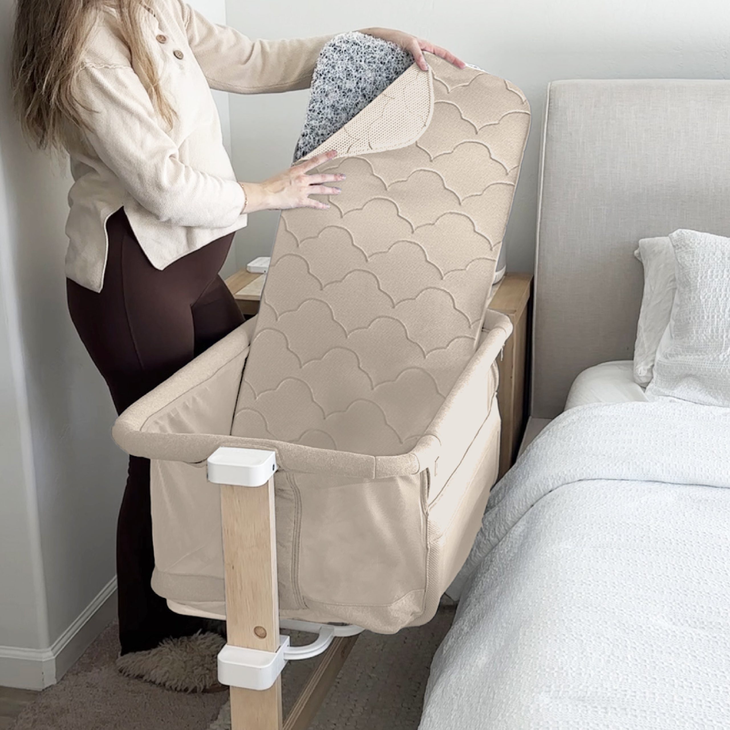Bassinet & Bedside Sleeper - Image 19