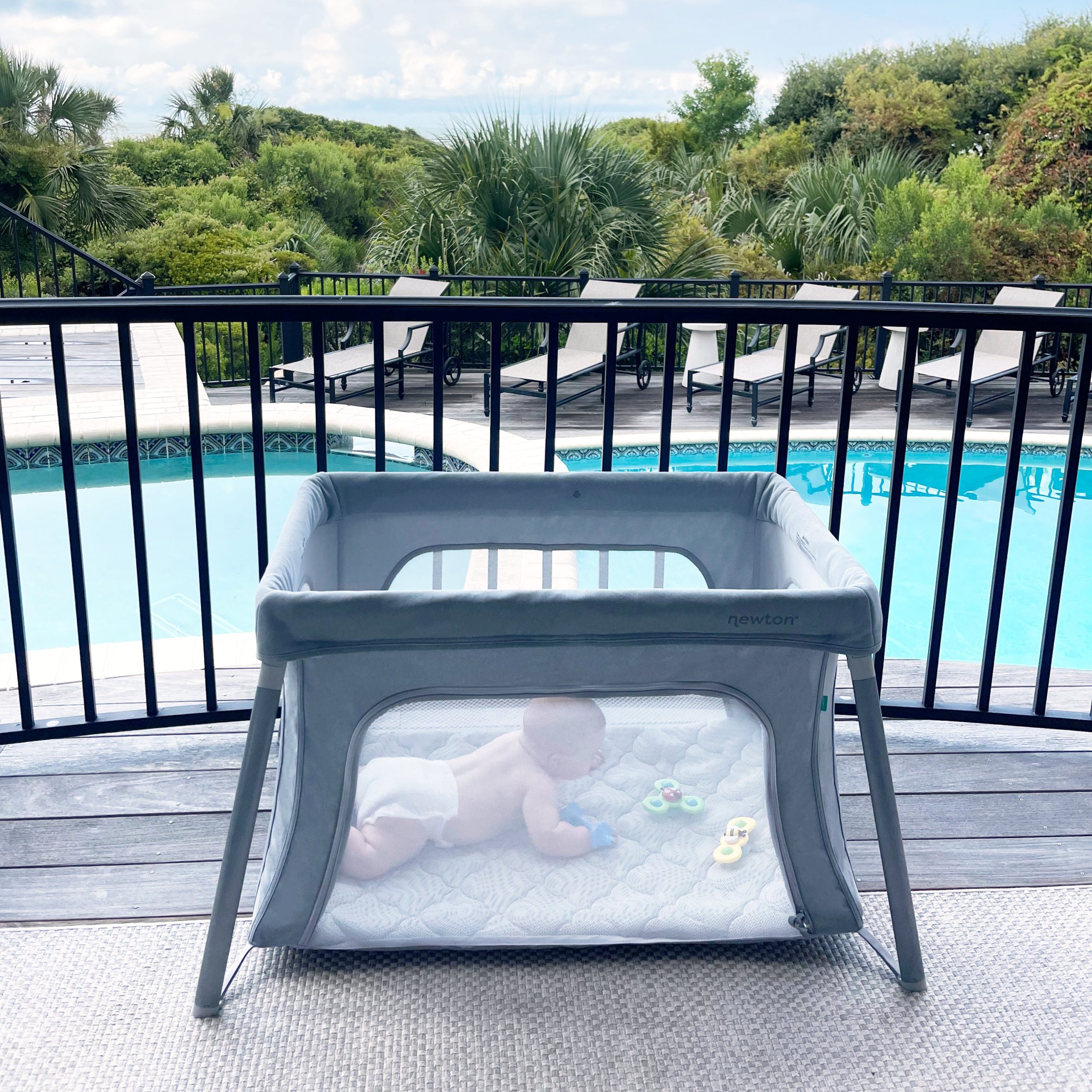 Compact Travel Crib & Play Yard - Image 7