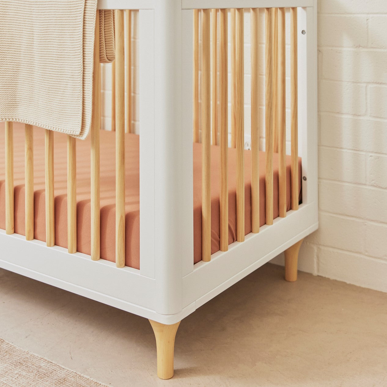 Lolly Convertible Crib - Image 2