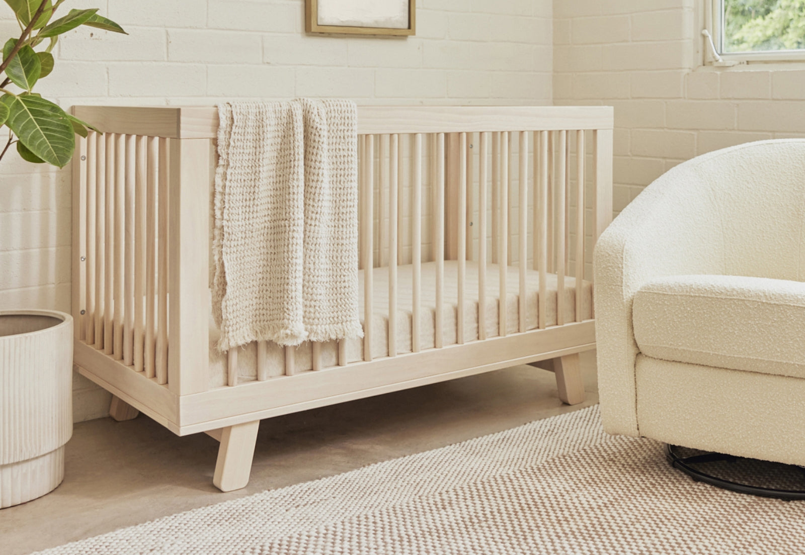 Hudson Convertible Crib - Image 2